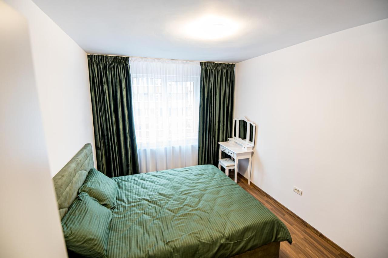 Apartament 3 Camere Royal Braşov Esterno foto